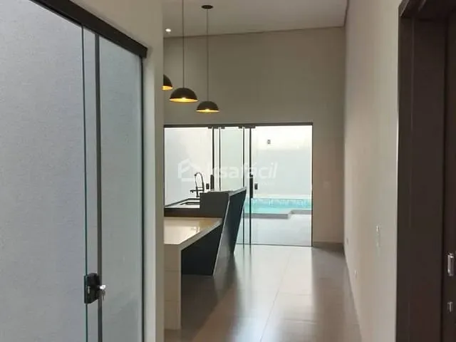 Casa com 250m² 3 quartos e 2 banheiros, à venda, no bairro Vila Jussara em Campo Grande