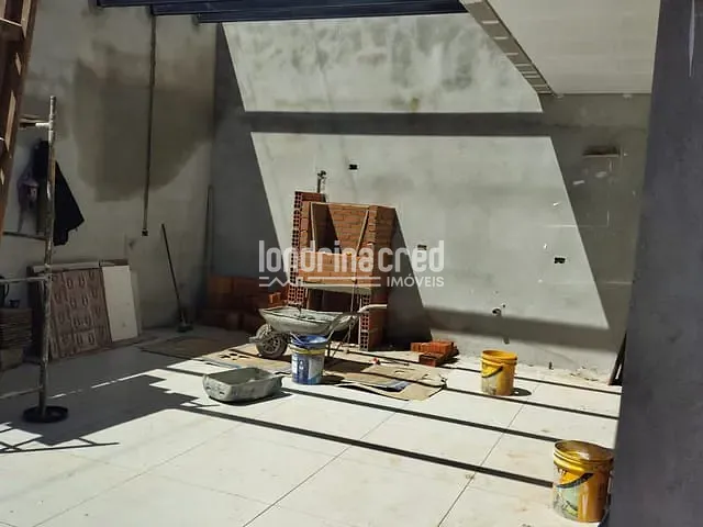 Casa com 180m² 3 quartos e 2 banheiros, à venda, no bairro Jardim Novo Sabará em Londrina