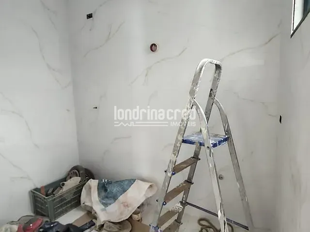 Casa com 180m² 3 quartos e 2 banheiros, à venda, no bairro Jardim Novo Sabará em Londrina