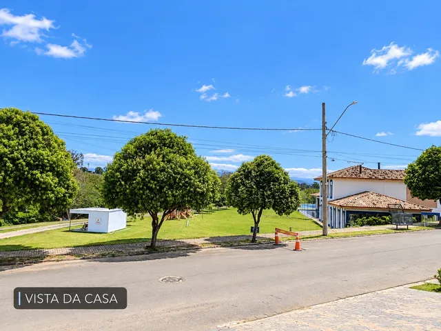 Casa com 914m² 4 quartos e 6 banheiros, para alugar, no bairro Nossa Senhora do Perpétuo Socorro em Pindamonhangaba