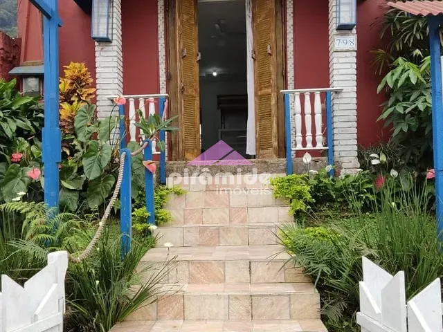 Casa com 400m² 3 quartos e 5 banheiros, à venda, no bairro Maranduba em Ubatuba