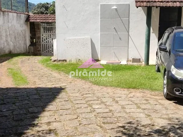 Casa com 400m² 3 quartos e 5 banheiros, à venda, no bairro Maranduba em Ubatuba