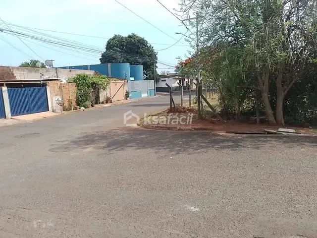 Casa com 252m² 2 quartos e 1 banheiro, à venda, no bairro Jardim das Hortências em Campo Grande
