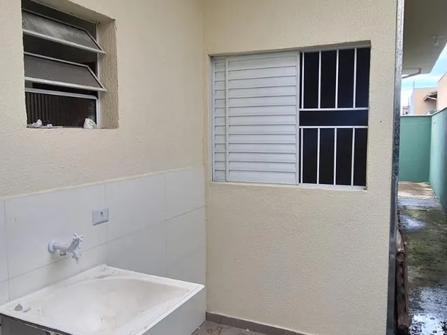 Casa com 125m² 2 quartos e 2 banheiros, para alugar, no bairro Residencial e Comercial Portal dos Eucaliptos em Pindamonhangaba