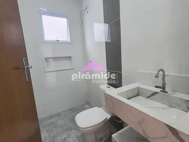 Casa com 125m² 2 quartos e 2 banheiros, à venda, no bairro Pontal de Santa Marina em Caraguatatuba
