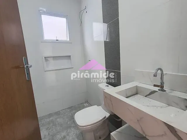 Casa com 125m² 2 quartos e 2 banheiros, à venda, no bairro Pontal de Santa Marina em Caraguatatuba