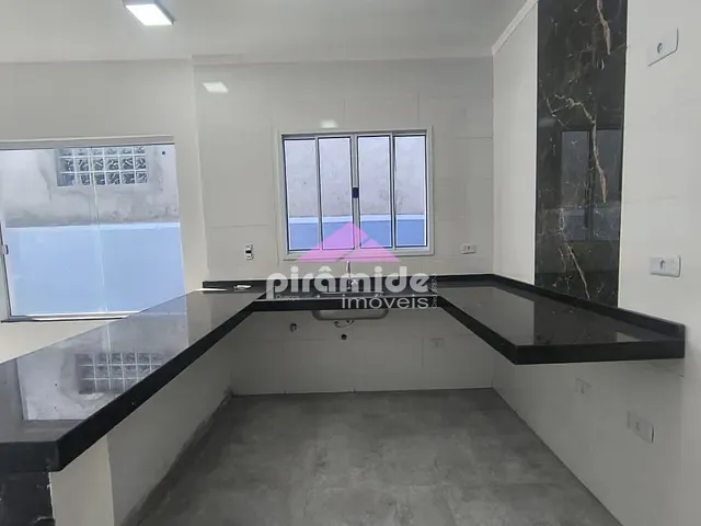 Casa com 125m² 2 quartos e 2 banheiros, à venda, no bairro Pontal de Santa Marina em Caraguatatuba