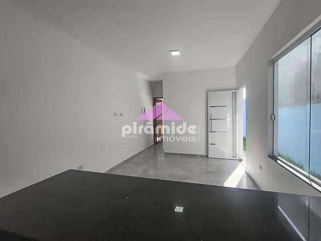 Casa com 125m² 2 quartos e 2 banheiros, à venda, no bairro Pontal de Santa Marina em Caraguatatuba