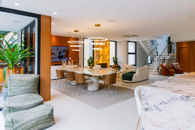 Casa com 420m² 4 quartos e 6 banheiros, para alugar, no bairro Alphaville Conde II em Barueri
