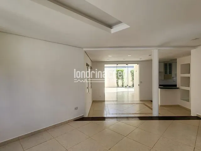 Casa com 300m² 3 quartos e 3 banheiros, à venda, no bairro Condomínio Vale do Arvoredo em Londrina