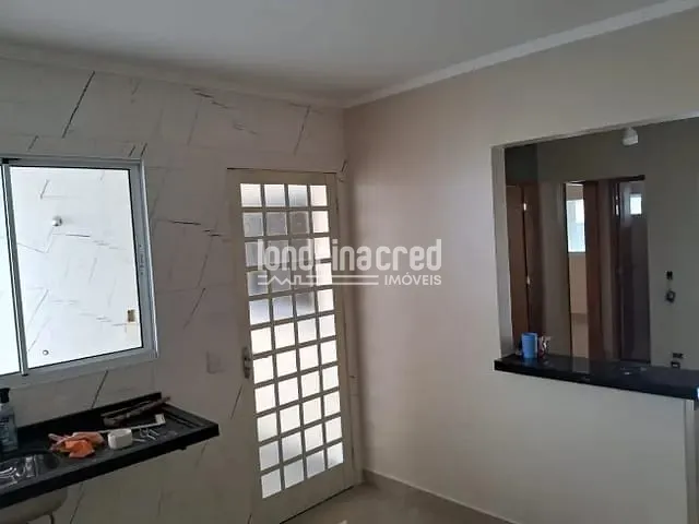 Casa com 180m² 2 quartos e 3 banheiros, à venda, no bairro Colúmbia em Londrina