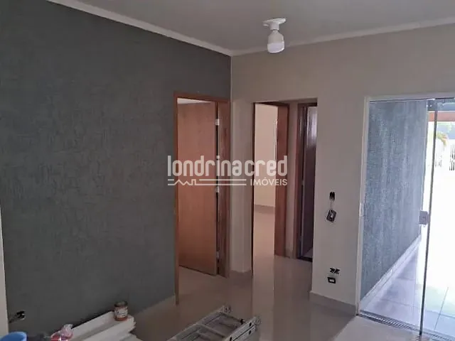 Casa com 180m² 2 quartos e 3 banheiros, à venda, no bairro Colúmbia em Londrina