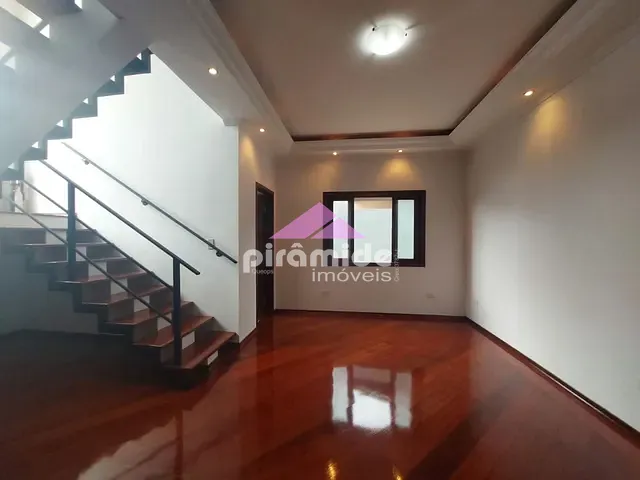 Casa com 250m² 3 quartos e 4 banheiros, à venda, no bairro Urbanova em São José dos Campos
