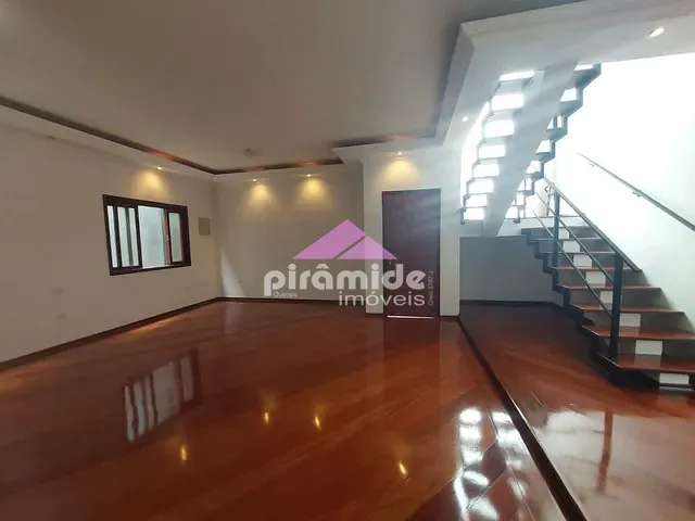 Casa com 250m² 3 quartos e 4 banheiros, à venda, no bairro Urbanova em São José dos Campos