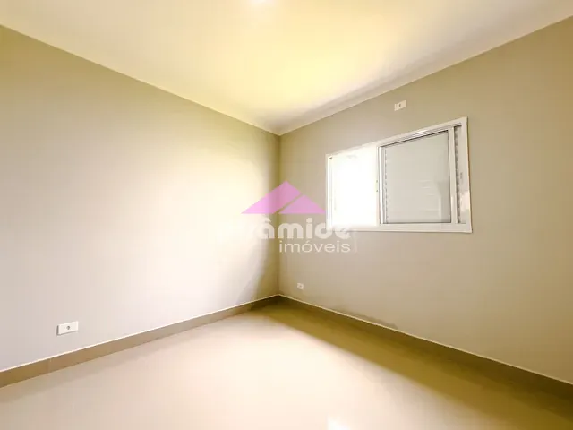Casa com 250m² 3 quartos e 3 banheiros, à venda, no bairro Jardim do Sol em Caraguatatuba
