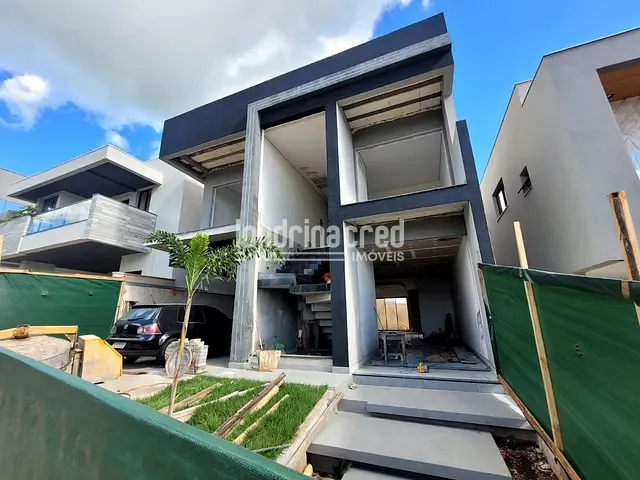 Casa com 250m² 4 quartos e 5 banheiros, à venda, no bairro CONDOMÍNIO ARANGUÁ em Londrina