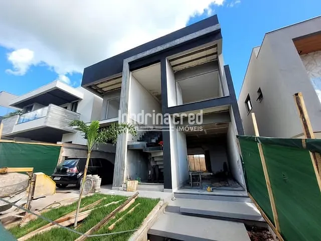 Casa com 250m² 4 quartos e 5 banheiros, à venda, no bairro CONDOMÍNIO ARANGUÁ em Londrina
