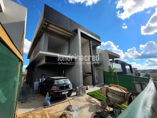 Casa com 250m² 4 quartos e 5 banheiros, à venda, no bairro CONDOMÍNIO ARANGUÁ em Londrina