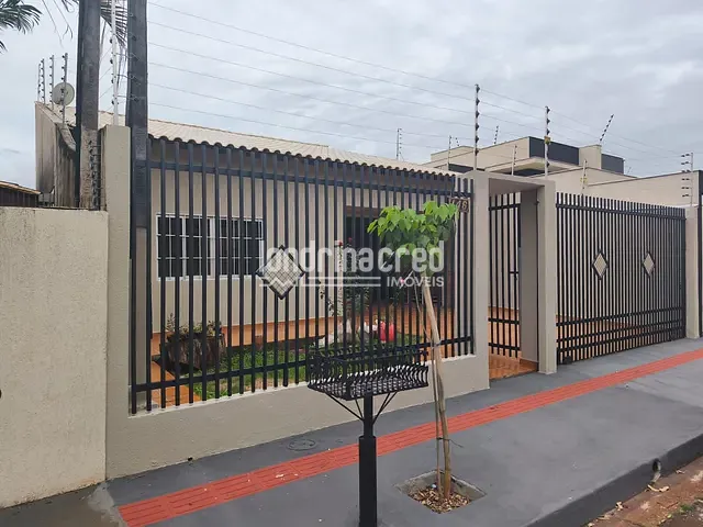 Casa com 250m² 4 quartos e 2 banheiros, à venda, no bairro Indusville em Londrina