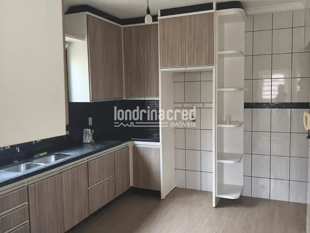 Casa com 250m² 4 quartos e 2 banheiros, à venda, no bairro Indusville em Londrina