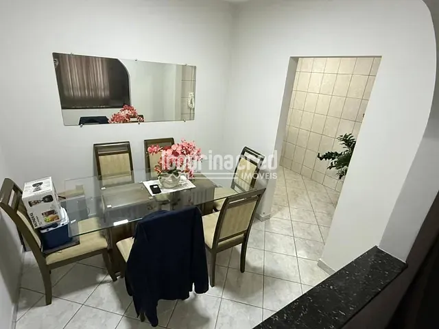 Casa com 200m² 3 quartos e 3 banheiros, à venda, no bairro Sebastião de Melo César em Londrina