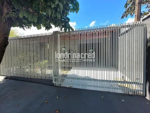 Casa com 427m² 4 quartos e 3 banheiros, à venda, no bairro Conjunto Farid Libos em Londrina