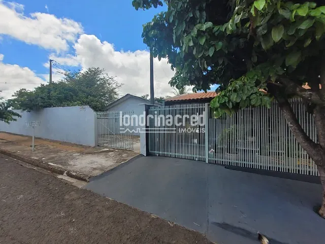 Casa com 427m² 4 quartos e 3 banheiros, à venda, no bairro Conjunto Farid Libos em Londrina
