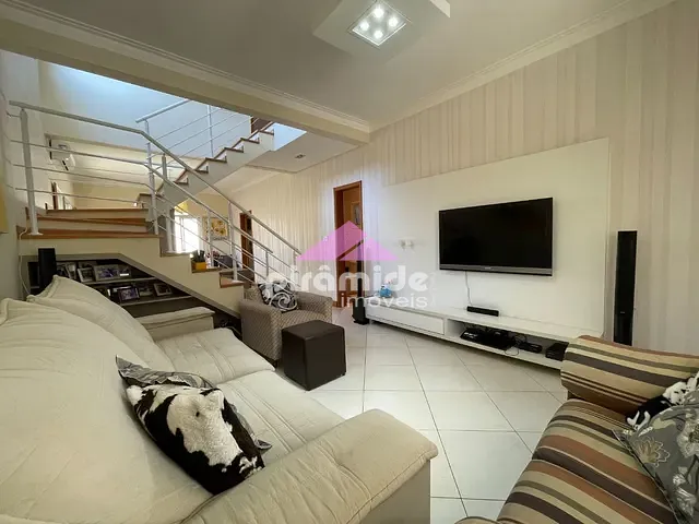 Casa com 252m² 3 quartos e 5 banheiros, à venda, no bairro Urbanova em São José dos Campos
