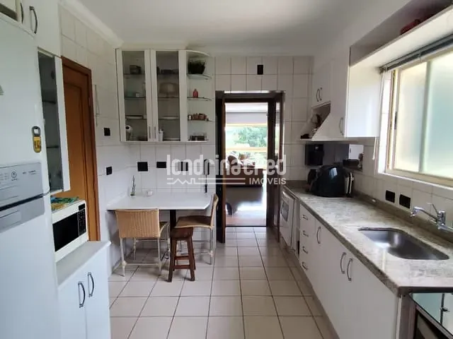 Casa com 240m² 3 quartos e 2 banheiros, à venda, no bairro FOUR SEASONS RESIDENCE em Londrina
