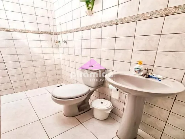 Casa com 362m² 3 quartos e 2 banheiros, à venda, no bairro Jardim Califórnia em Jacareí