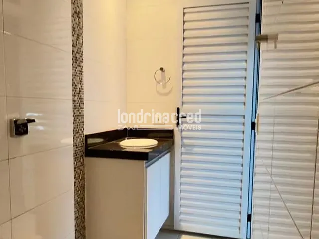 Casa com 300m² 3 quartos e 3 banheiros, à venda, no bairro Jardim Santa Adelaide em Cambé