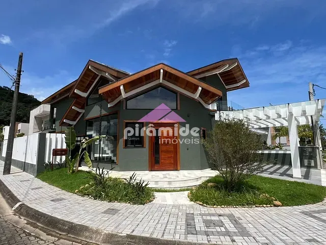 Casa com 400m² 4 quartos e 2 banheiros, à venda, no bairro Massaguaçu em Caraguatatuba