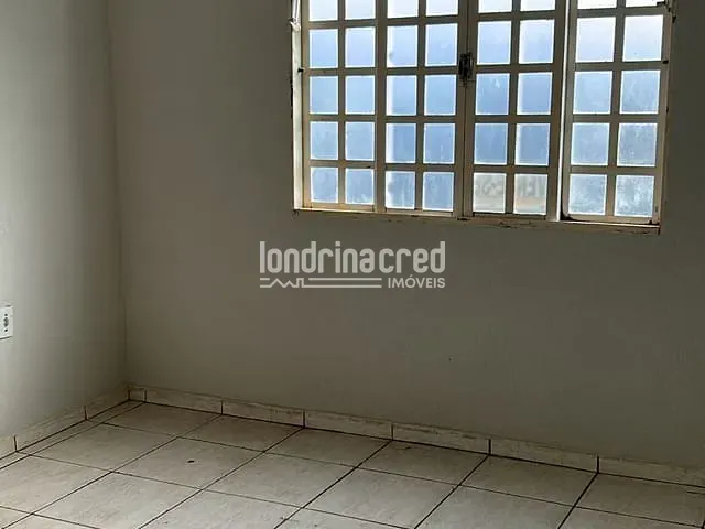 Casa com 180m² 2 quartos e 1 banheiro, à venda, no bairro Jardim Campos Verdes em Londrina