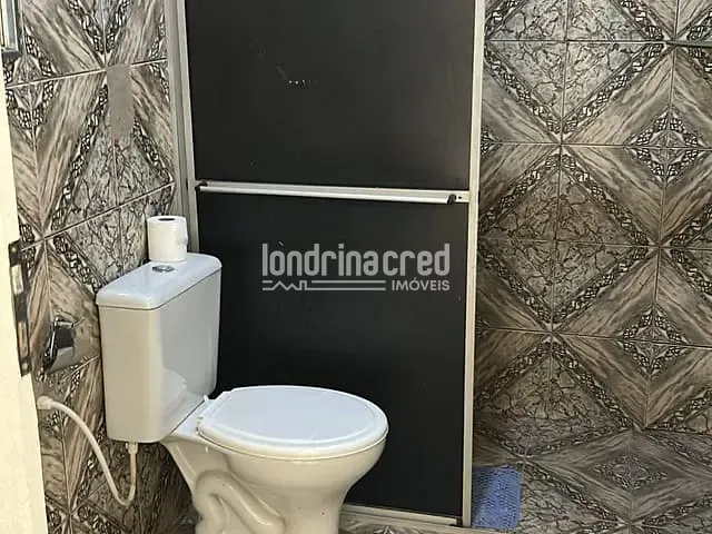 Casa com 180m² 2 quartos e 1 banheiro, à venda, no bairro Jardim Campos Verdes em Londrina