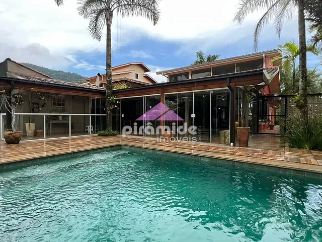 Casa com 713m² 4 quartos e 4 banheiros, à venda, no bairro Mar Verde II em Caraguatatuba