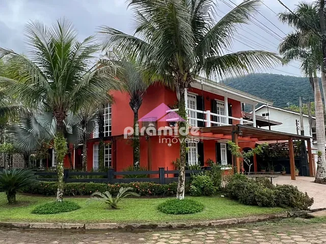 Casa com 713m² 4 quartos e 4 banheiros, à venda, no bairro Mar Verde II em Caraguatatuba