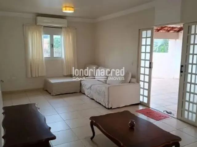 Casa com 300m² 3 quartos e 1 banheiro, à venda, no bairro Jardim Casa Grande em Cambé
