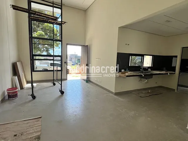 Casa com 256m² 3 quartos e 5 banheiros, à venda, no bairro CONDOMÍNIO ARAÇARI em Londrina