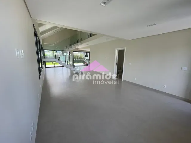 Casa com 360m² 4 quartos e 4 banheiros, à venda, no bairro Massaguaçu em Caraguatatuba