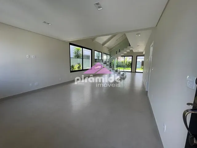 Casa com 360m² 4 quartos e 4 banheiros, à venda, no bairro Massaguaçu em Caraguatatuba