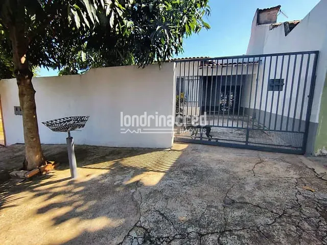 Casa com 200m² 4 quartos e 2 banheiros, à venda, no bairro Campos Verdes em Londrina