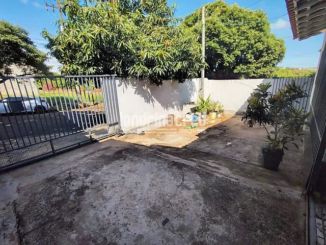 Casa com 200m² 4 quartos e 2 banheiros, à venda, no bairro Campos Verdes em Londrina