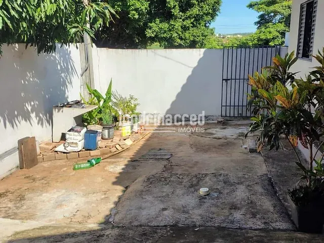 Casa com 200m² 4 quartos e 2 banheiros, à venda, no bairro Campos Verdes em Londrina