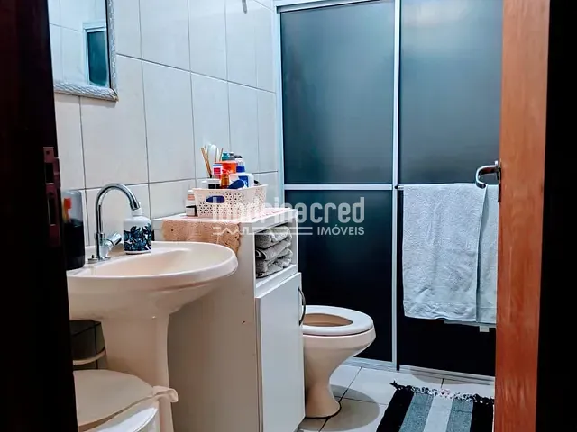 Casa com 125m² 2 quartos e 1 banheiro, à venda, no bairro Ernani Moura Lima em Londrina