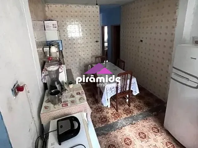 Casa com 300m² 3 quartos e 2 banheiros, à venda, no bairro Jardim Americano em São José dos Campos