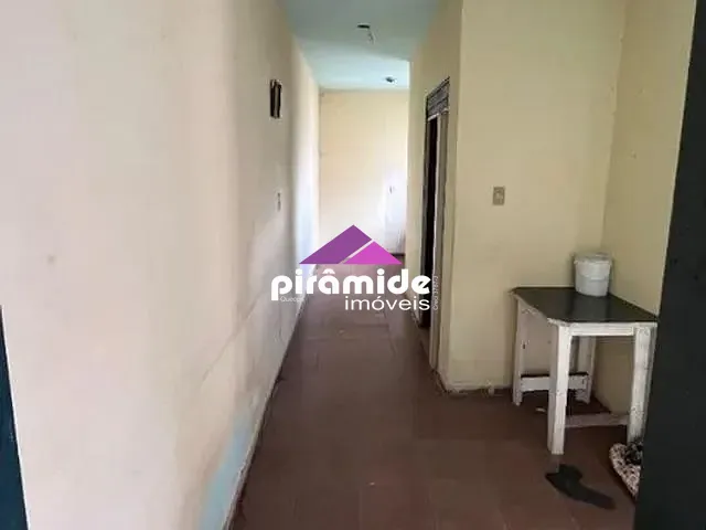Casa com 300m² 3 quartos e 2 banheiros, à venda, no bairro Jardim Americano em São José dos Campos