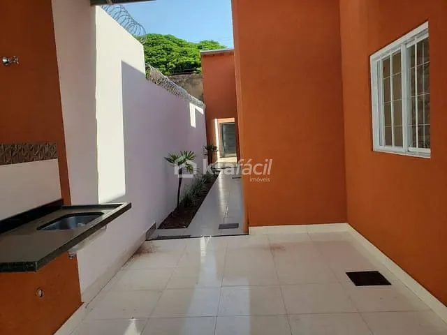 Casa com 180m² 2 quartos e 2 banheiros, à venda, no bairro Guanandi em Campo Grande