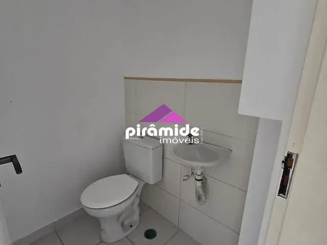 Casa com 70m² 2 quartos e 1 banheiro, à venda, no bairro Eugênio de Mello em São José dos Campos
