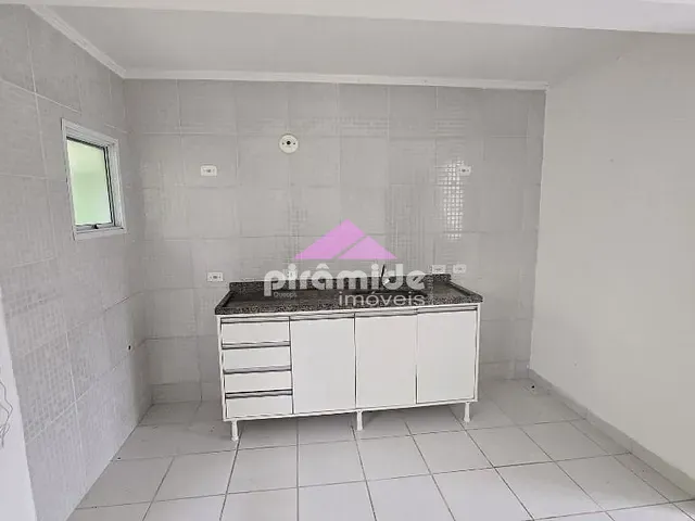 Casa com 70m² 2 quartos e 1 banheiro, à venda, no bairro Eugênio de Mello em São José dos Campos