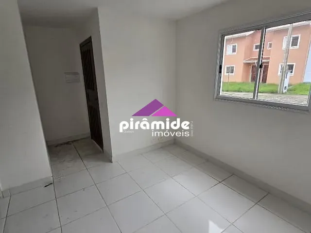 Casa com 70m² 2 quartos e 1 banheiro, à venda, no bairro Eugênio de Mello em São José dos Campos